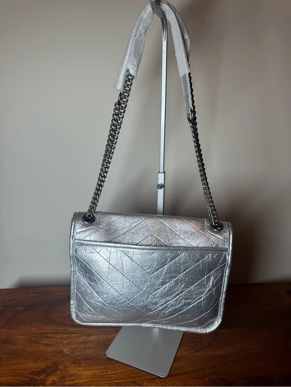 Silver Shoulder Bag; No Brand - Picture 6 of 8